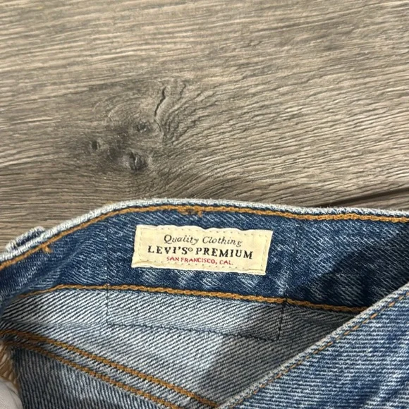 • Levi's • Women's Premium 501 Original Fit Jeans
Blue 25 Cotton - Picture 3 of 5